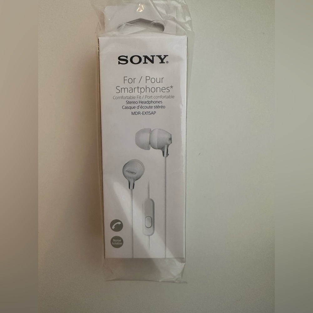 Nwt  Sony smartphones stereo headphones MDR-EX15AP